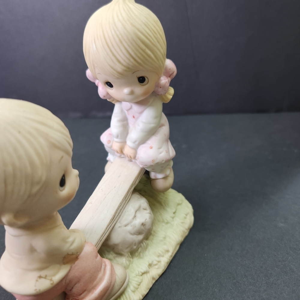 1977 Precious Moments "Love Lifted Me" Figurine with Pink Accents - Picture 4 of 6